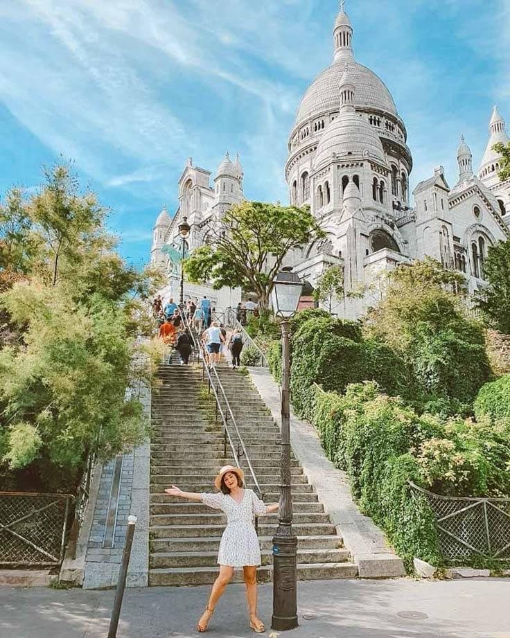 Paris Sacre Coeur merdivenlerinde gezi anısı