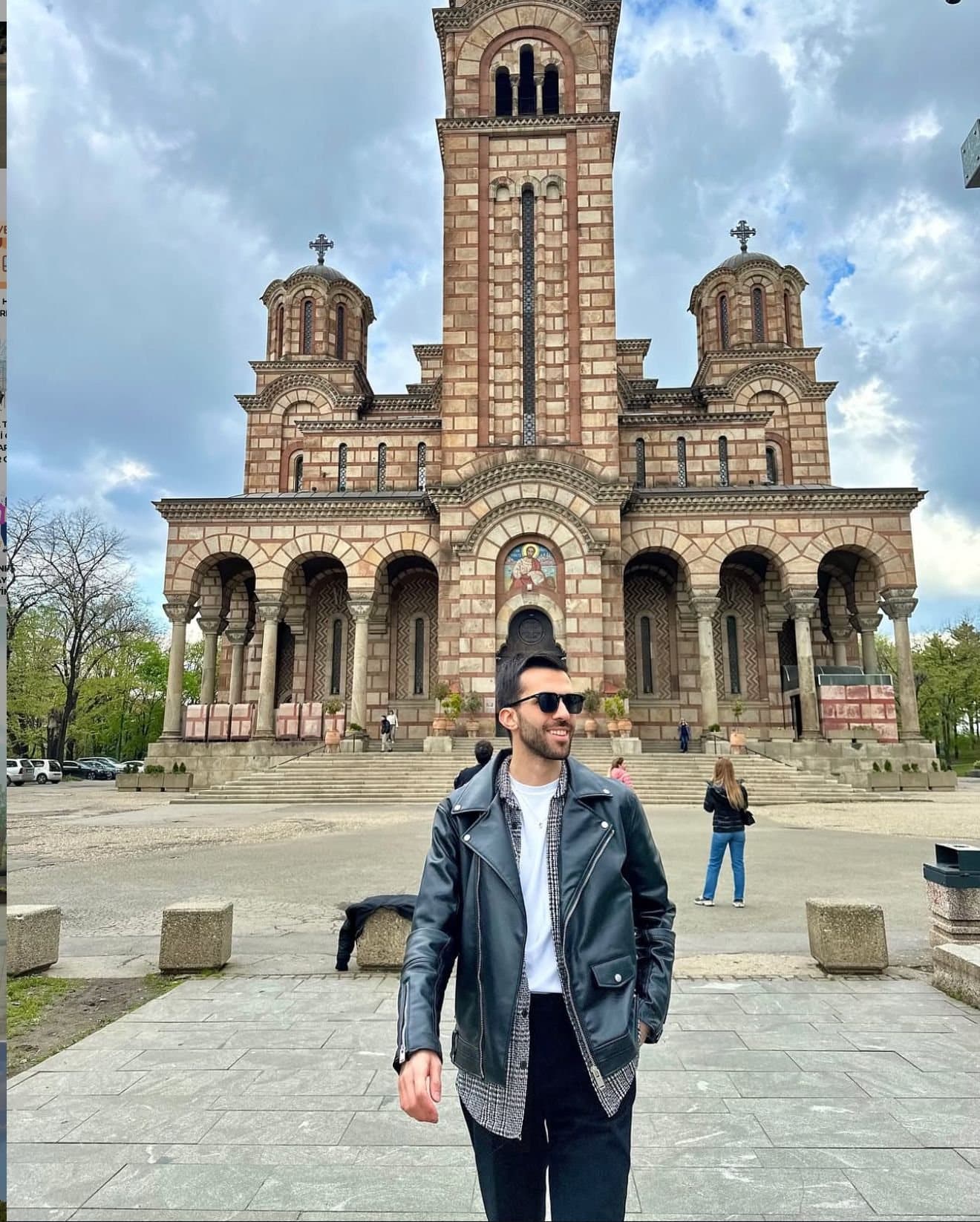 Belgrad Aziz Sava Katedrali önünde gezi karesi