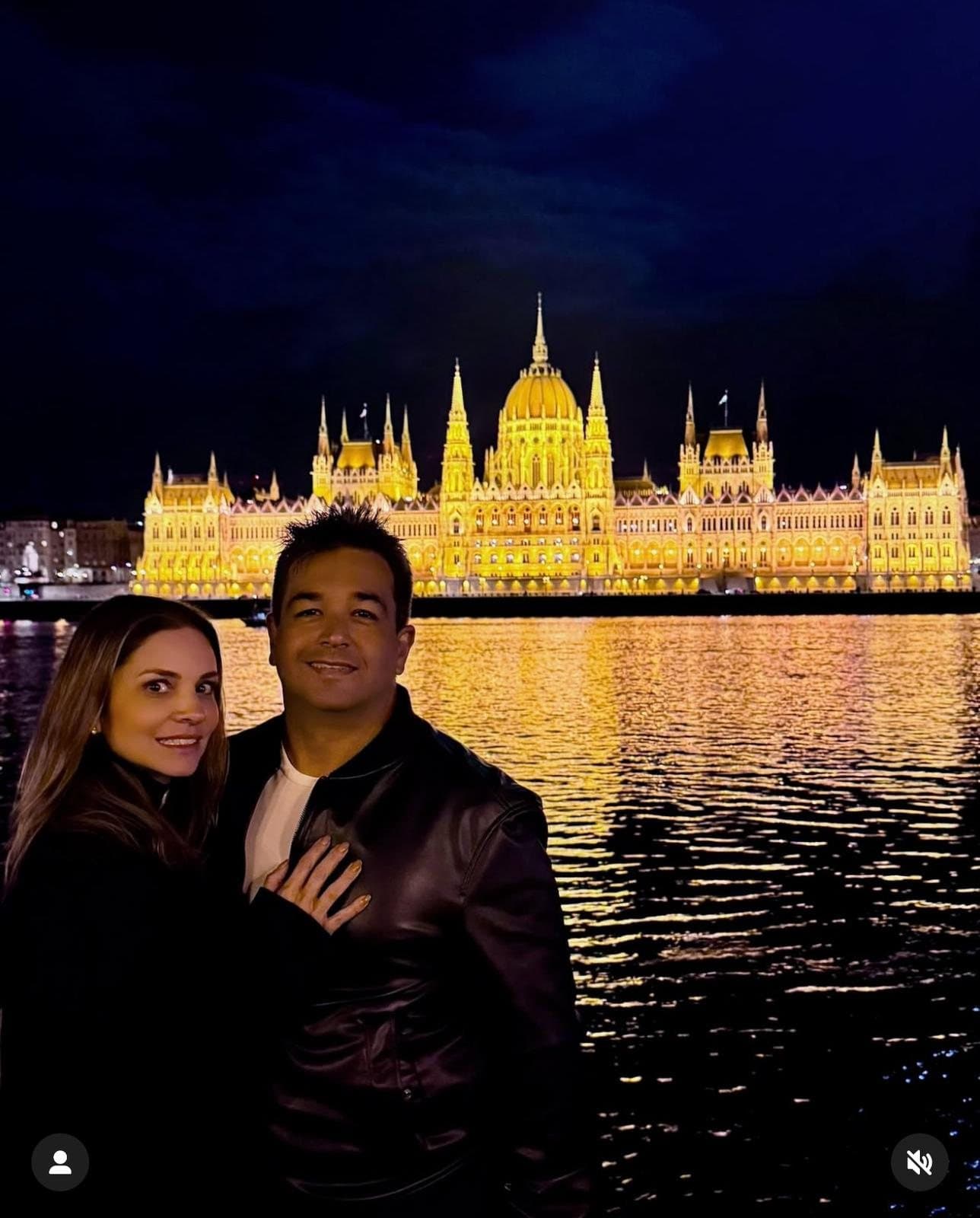 Budapeşte Parlamento Binası gece manzarası